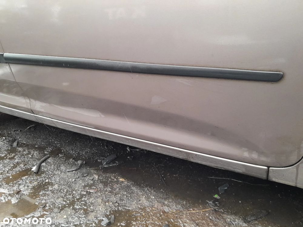 Drzwi przednie prawe KIA Ceed I 06-12r. 8Q - 3