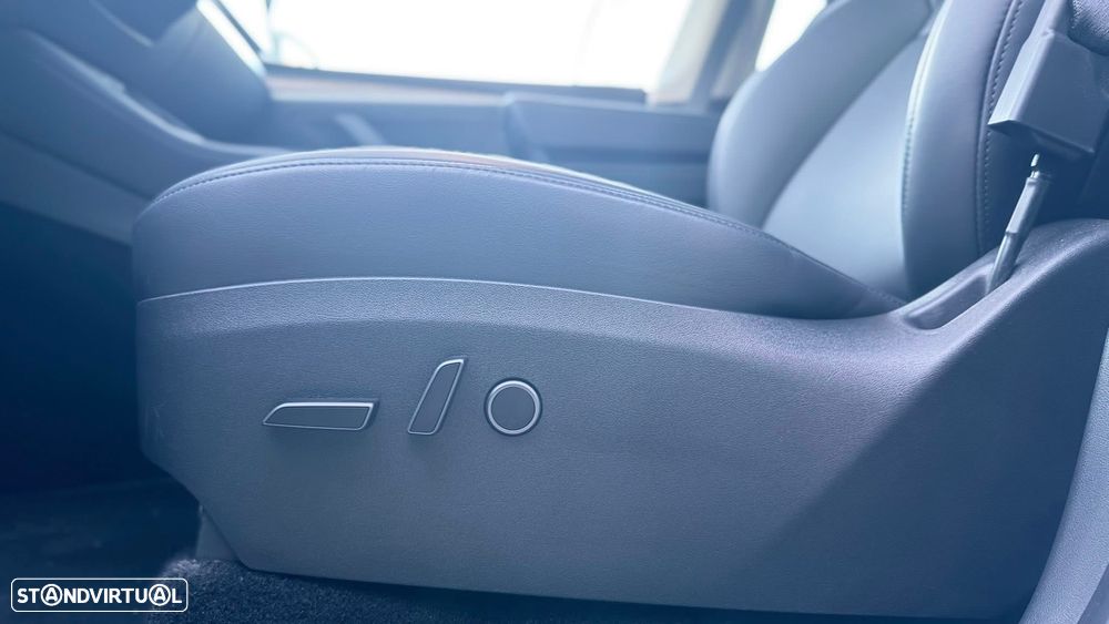 Tesla Model Y Long Range Dual Motor AWD - 10