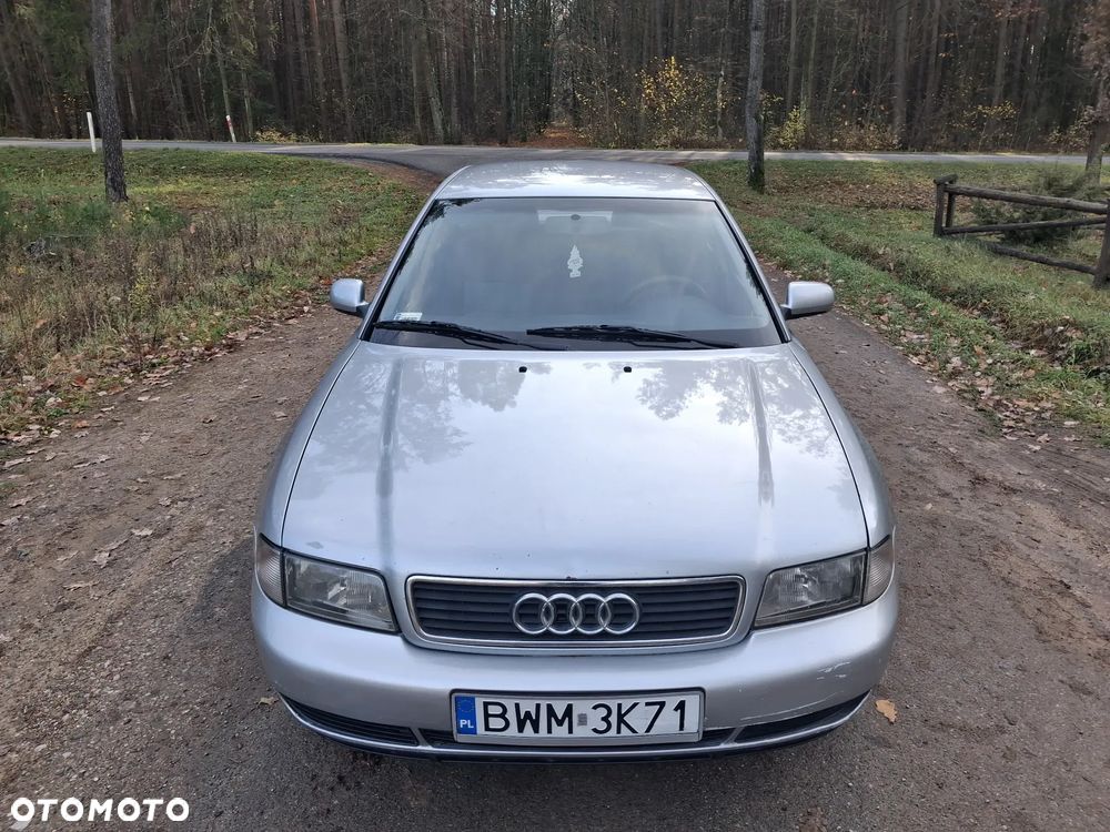 Audi A4 Limousine 1.8 - 8