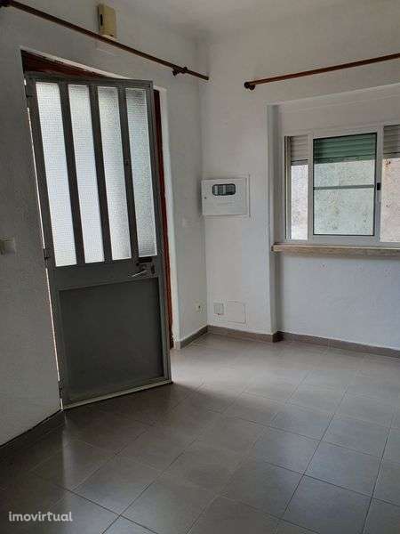 Arrendo casa T1 na Ramada-Odivelas - Grande imagem: 5/11