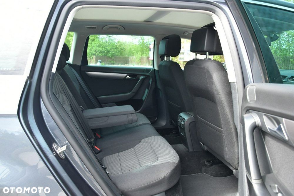 Volkswagen Passat - 14