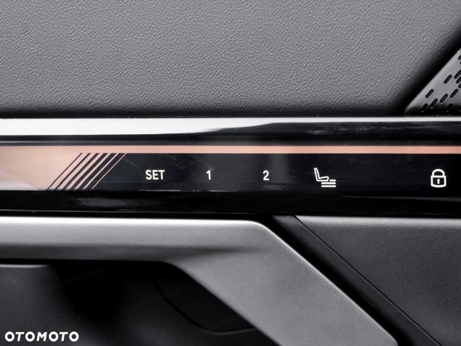 BMW Seria 5 520d mHEV - 12