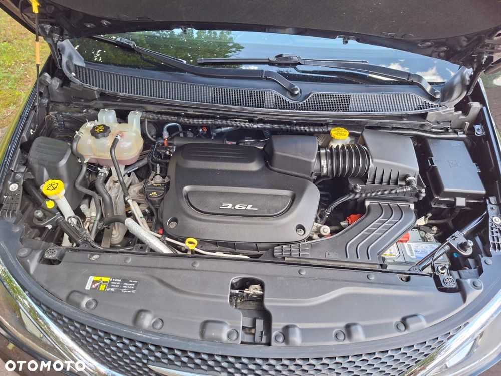 Chrysler Pacifica - 23