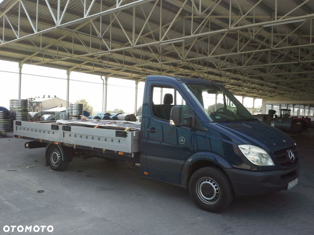 Mercedes-Benz Sprinter - 2