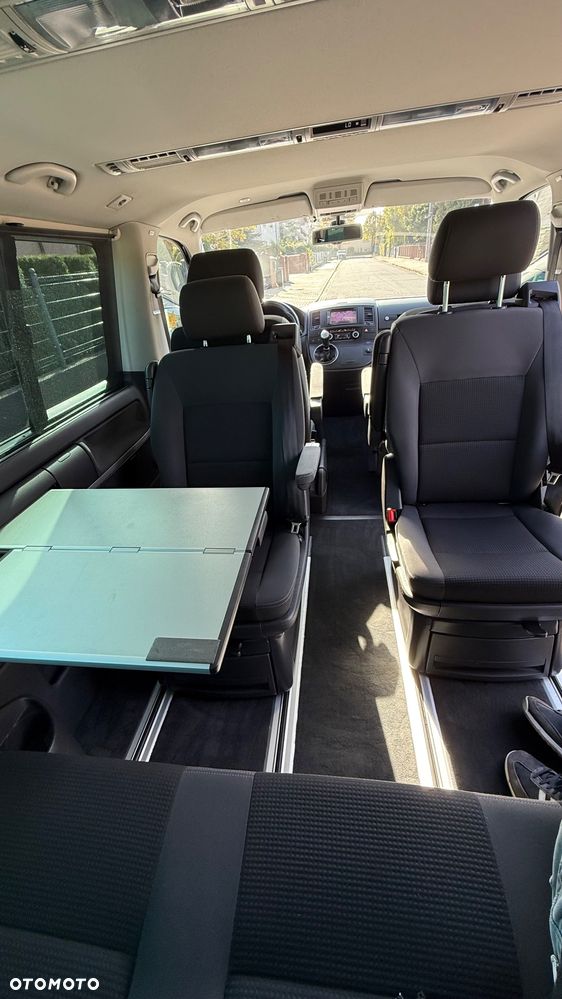 Volkswagen Multivan - 14