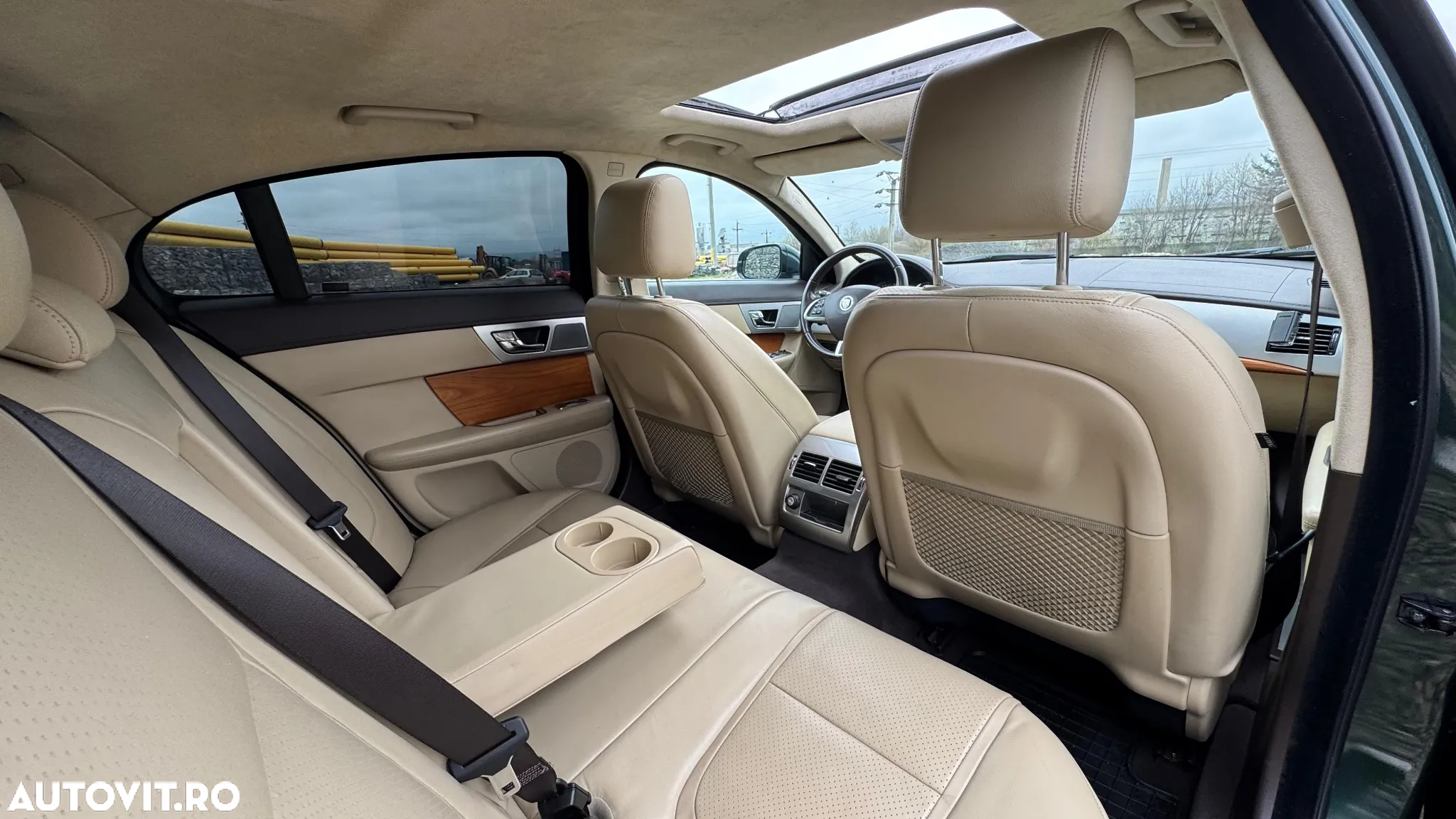 Jaguar XF 2.2D Premium Luxury - 15