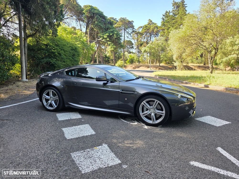 Aston Martin Vantage Coupe Sportshift - 1