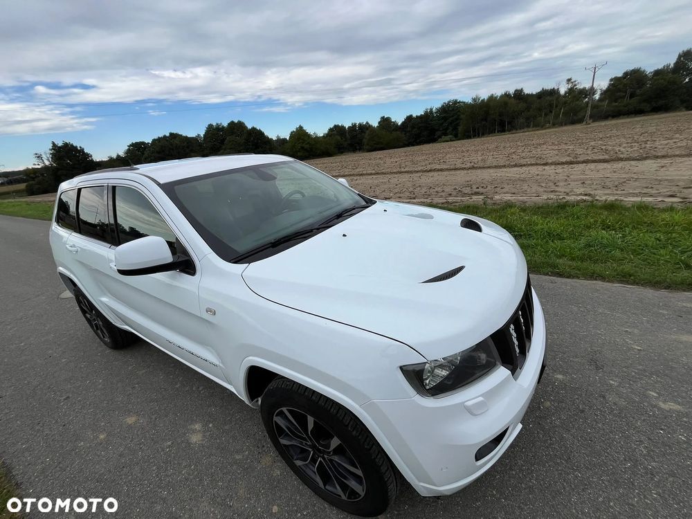 Jeep Grand Cherokee - 26