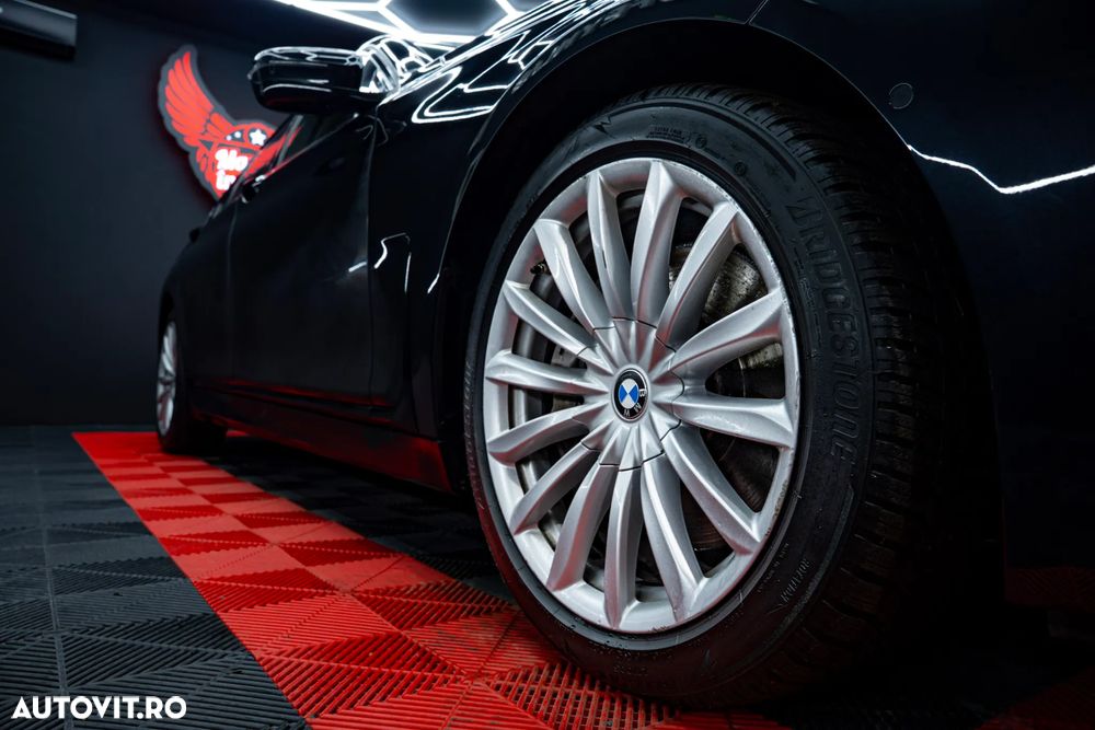 BMW Seria 7 740d xDrive MHEV - 30