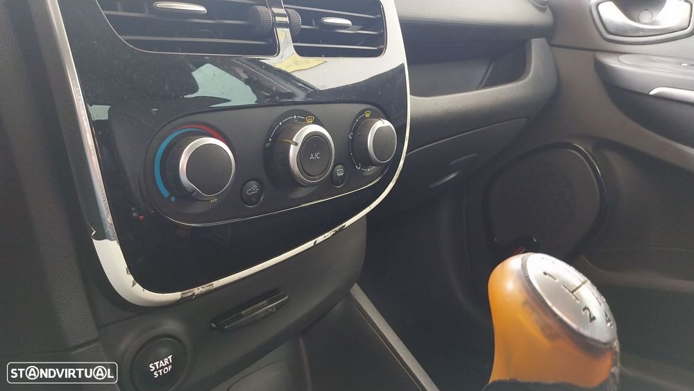 Renault Clio 0.9 TCe Limited - 9