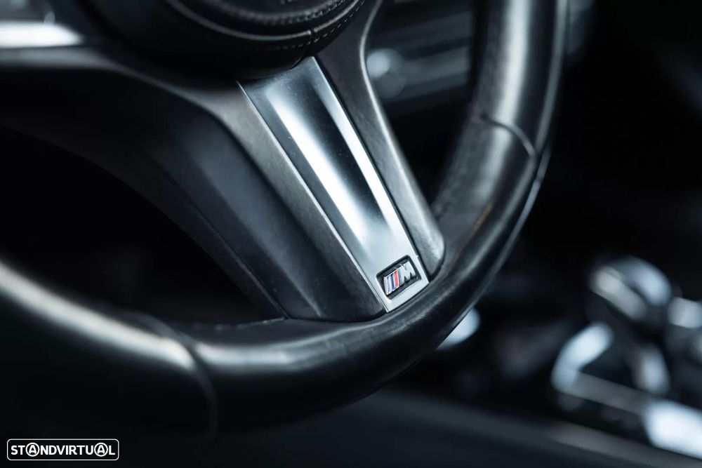 BMW 116 d Pack Desportivo M Auto - 12