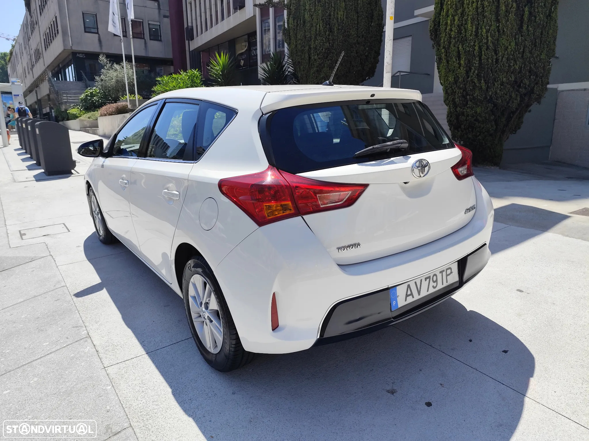 Toyota Auris 1.4 D-4D Comfort+J16+Navi - 10
