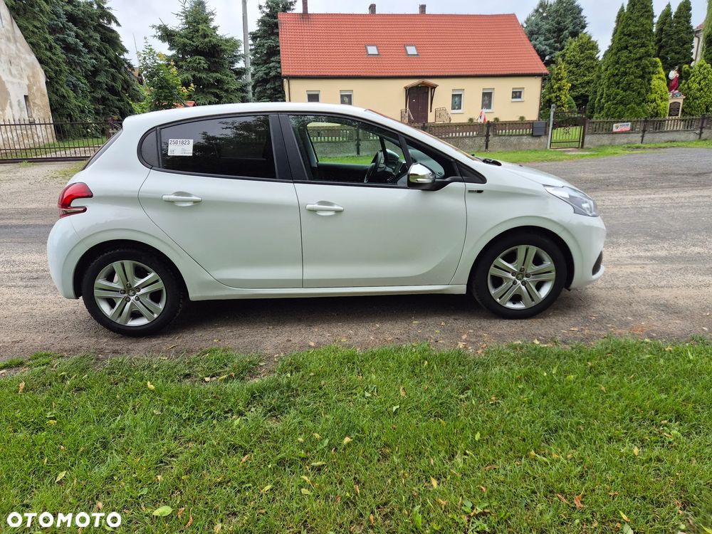 Peugeot 208 - 20