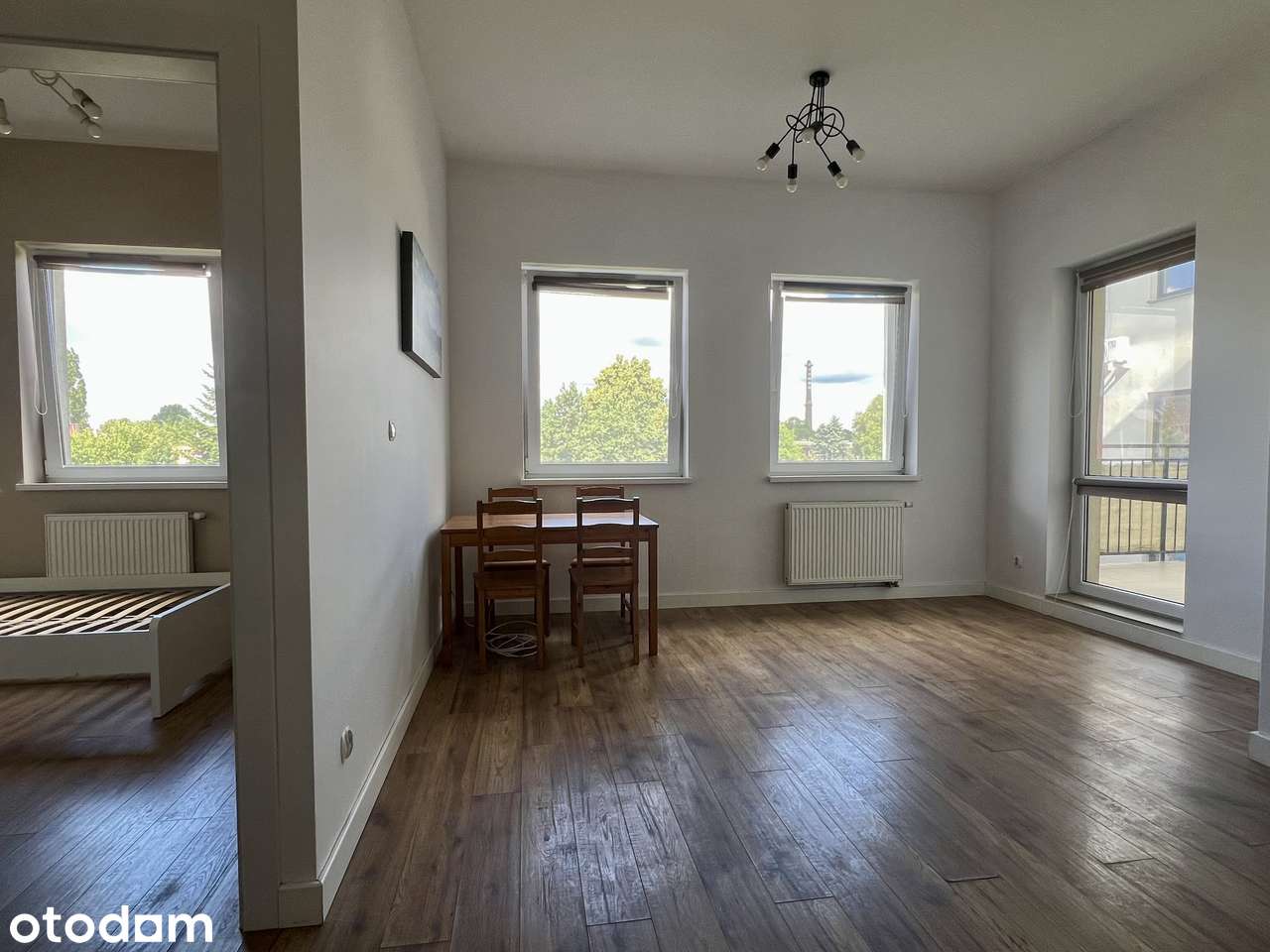 Duży balkon| miejsce w hali garażowej | 3 minuty pieszo do dworca