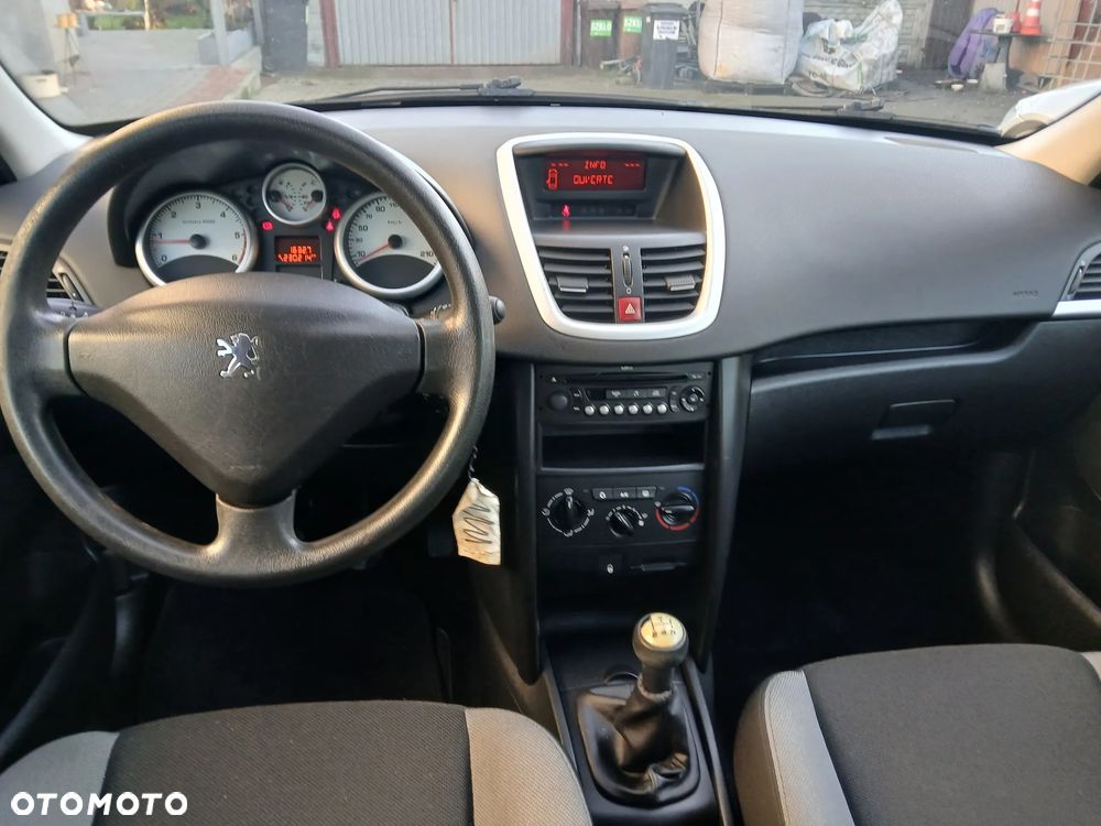 Peugeot 207 1.6 HDi Presence - 11