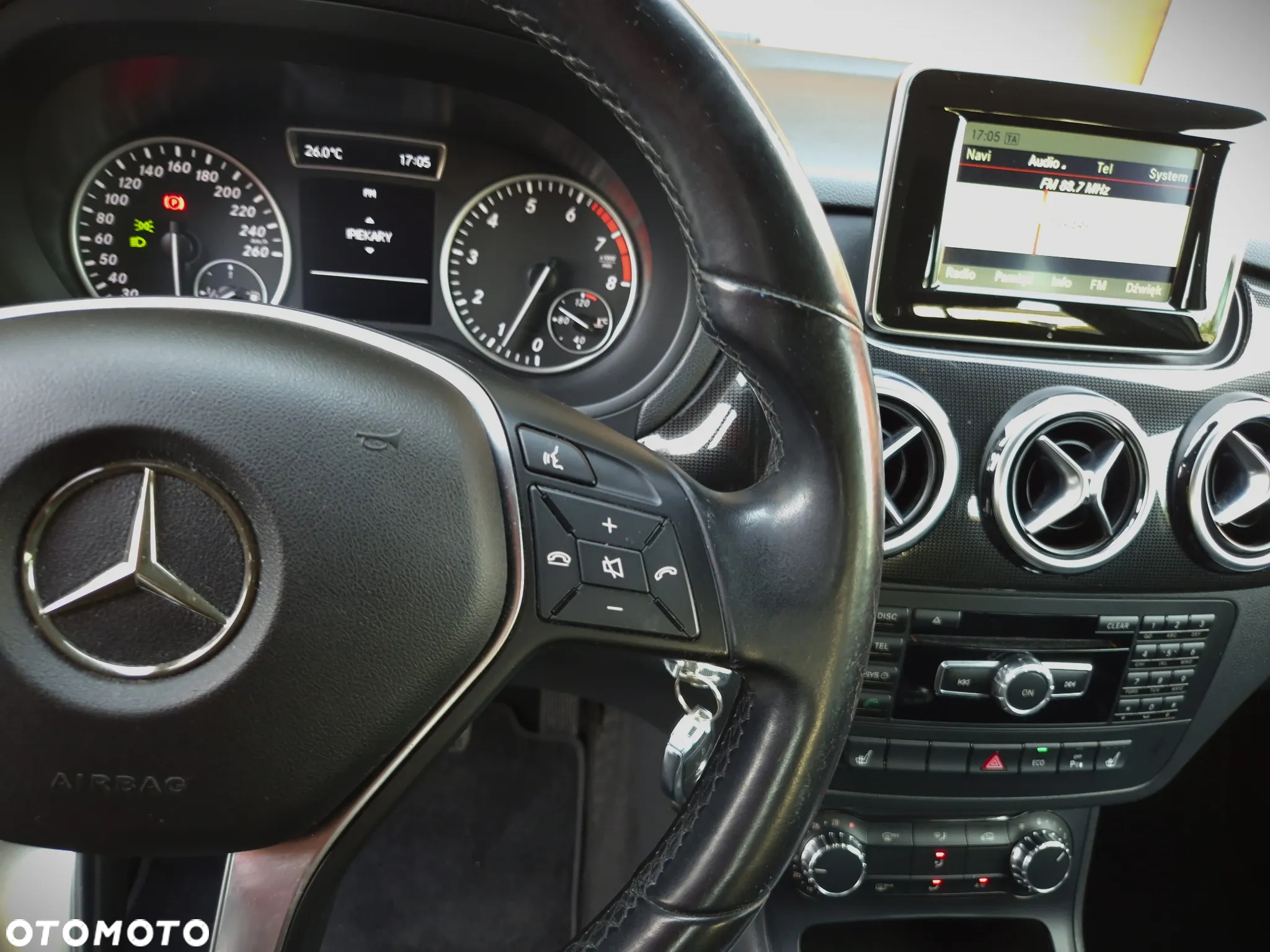 Mercedes-Benz Klasa B 200 BlueEFFICIENCY Edition 1 - 24