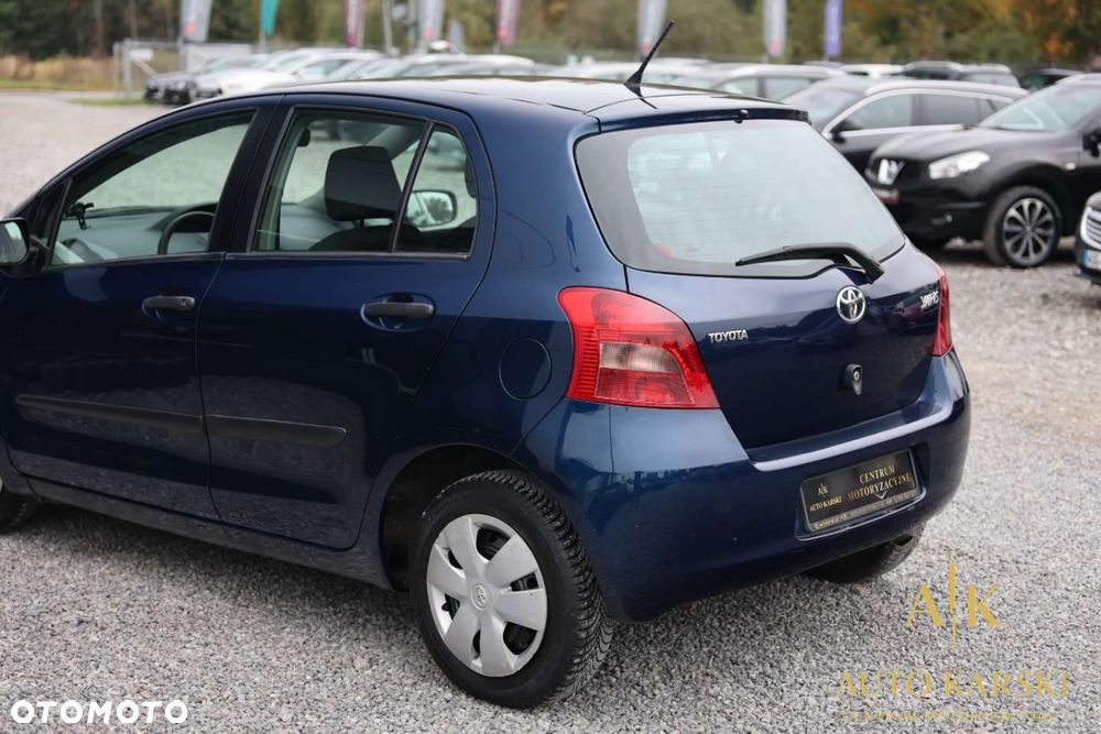 Toyota Yaris - 10