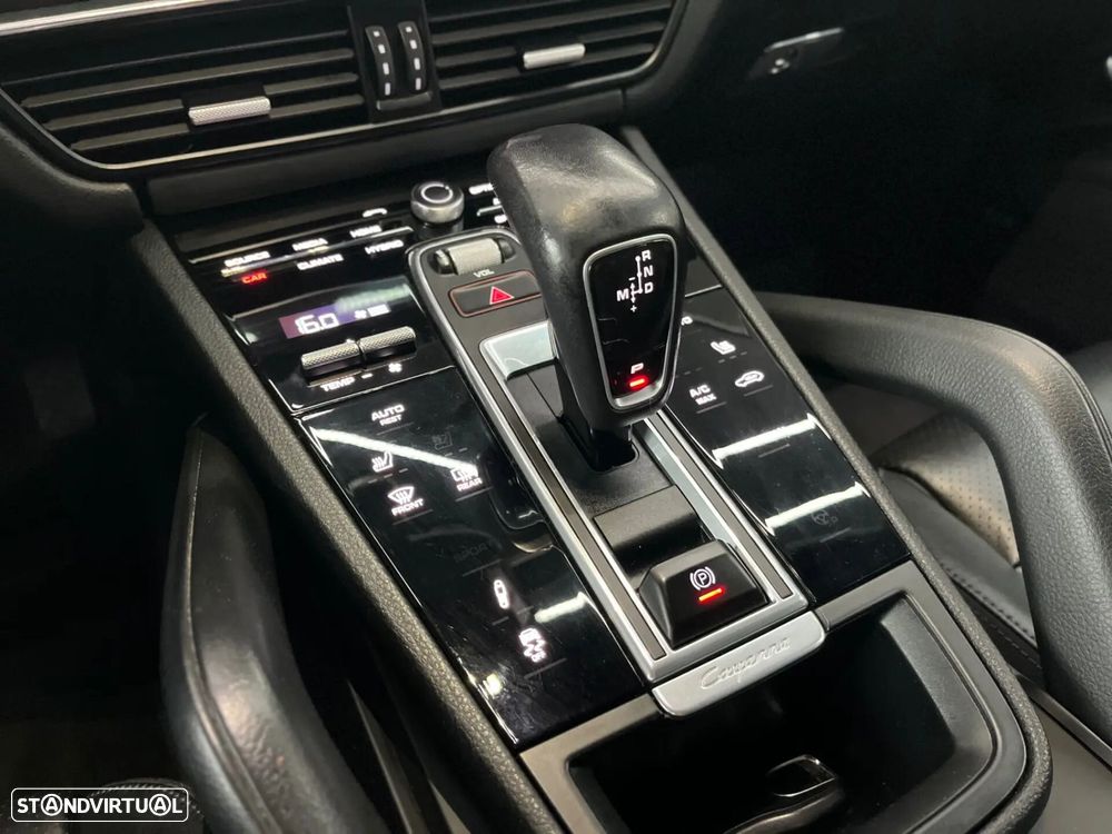 Porsche Cayenne Coupé E-Hybrid - 28