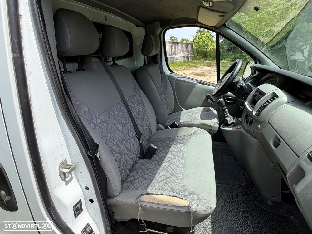 Opel Vivaro 1.9 cdti - 12