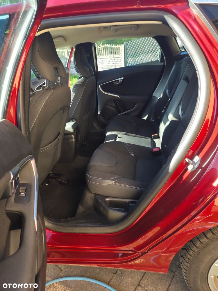 Volvo V40 D2 Drive-E Momentum - 6