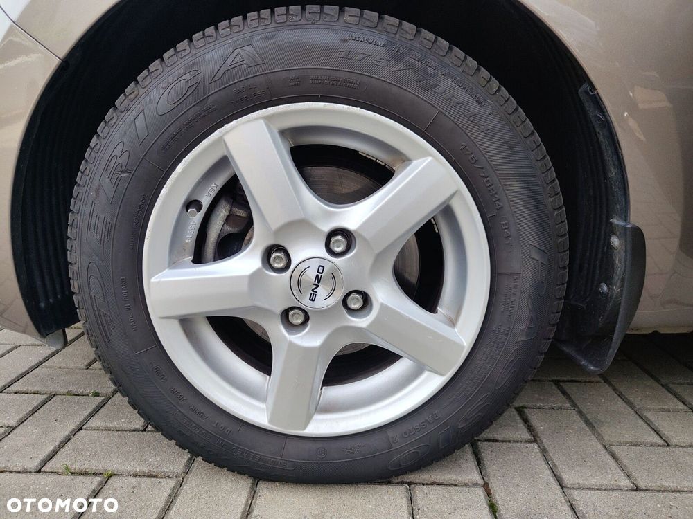 Hyundai i20 - 20