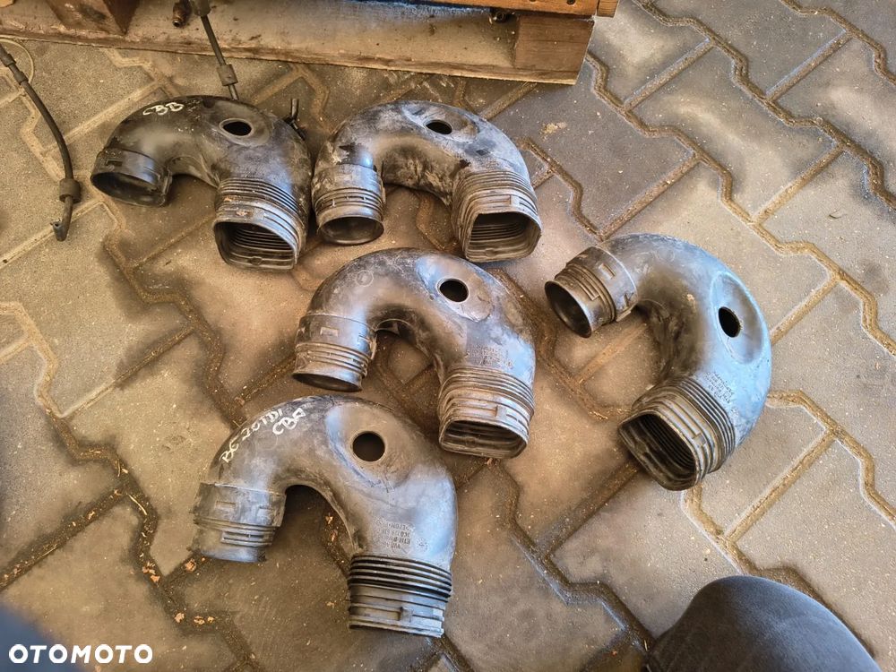 Rura dolot powietrza Leon II Altea VW Golf VI Passat B6 2.0 TDI 3C0129618D - 1