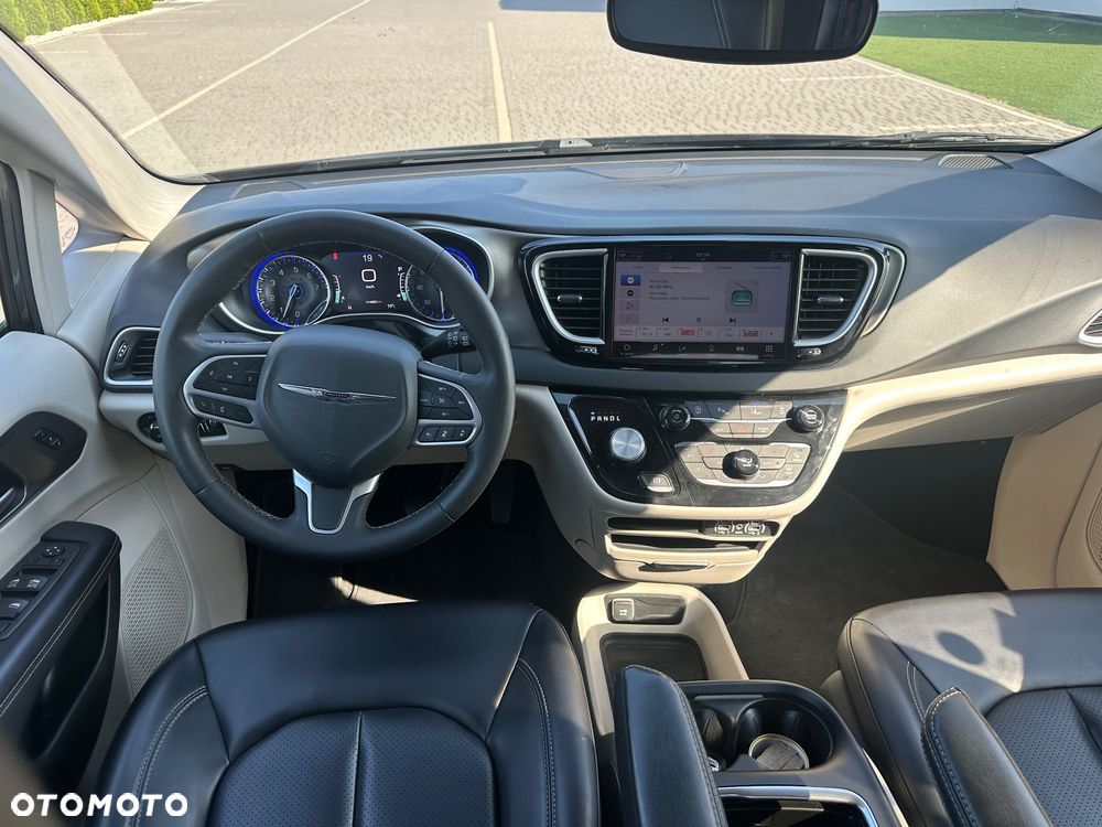 Chrysler Pacifica - 22