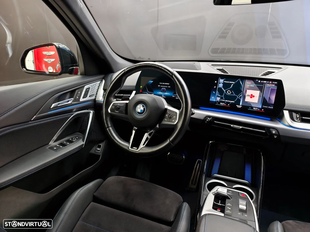 BMW iX1 xDrive30 Pack Desportivo M - 5