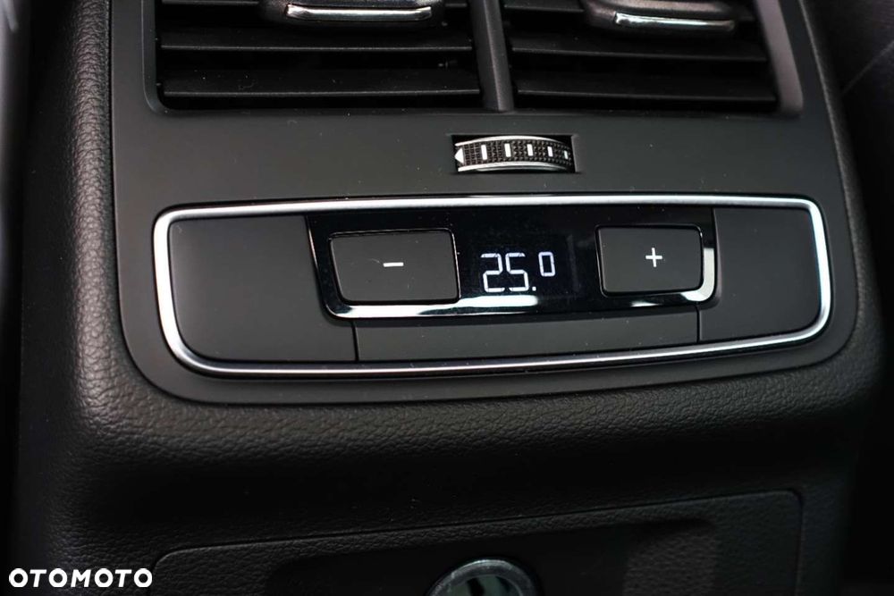 Audi A4 Limousine - 10