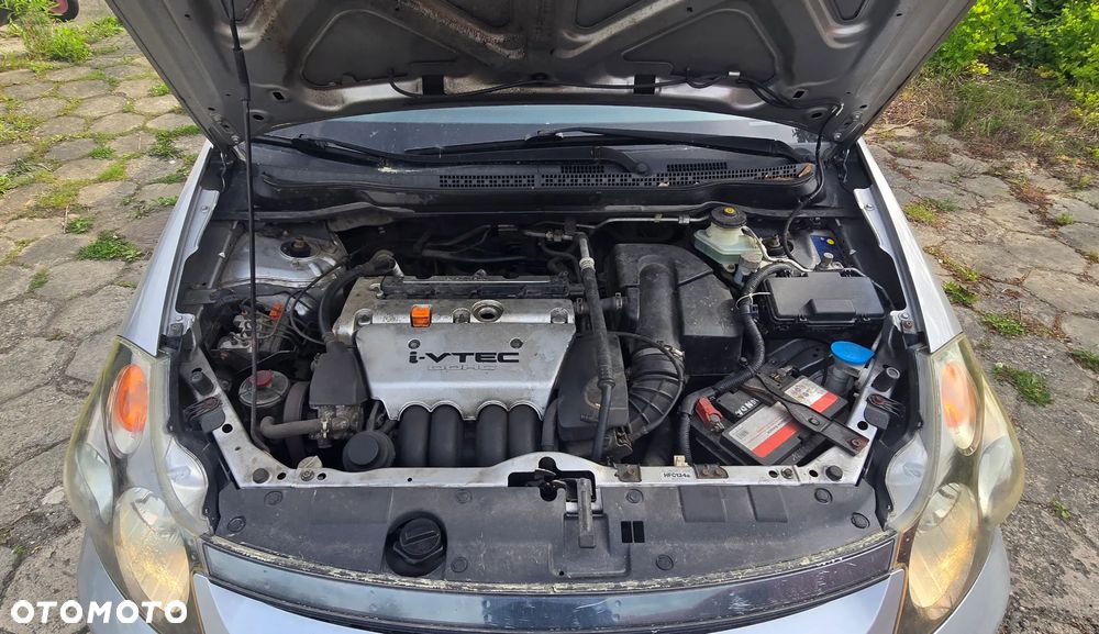 Honda Stream 2.0i ES - 25