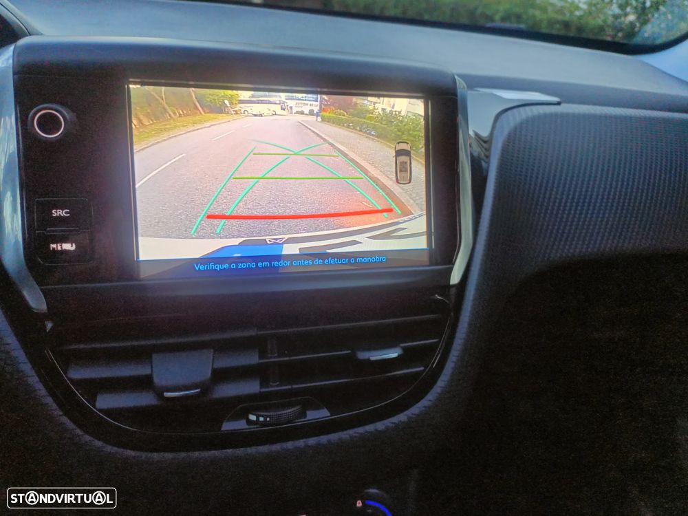 Peugeot 2008 1.2 PureTech Signature - 11