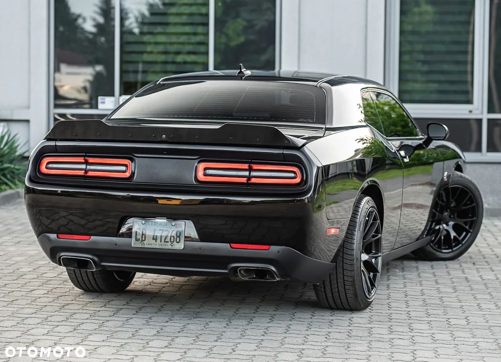 Dodge Challenger 6.4 Scat Pack - 12