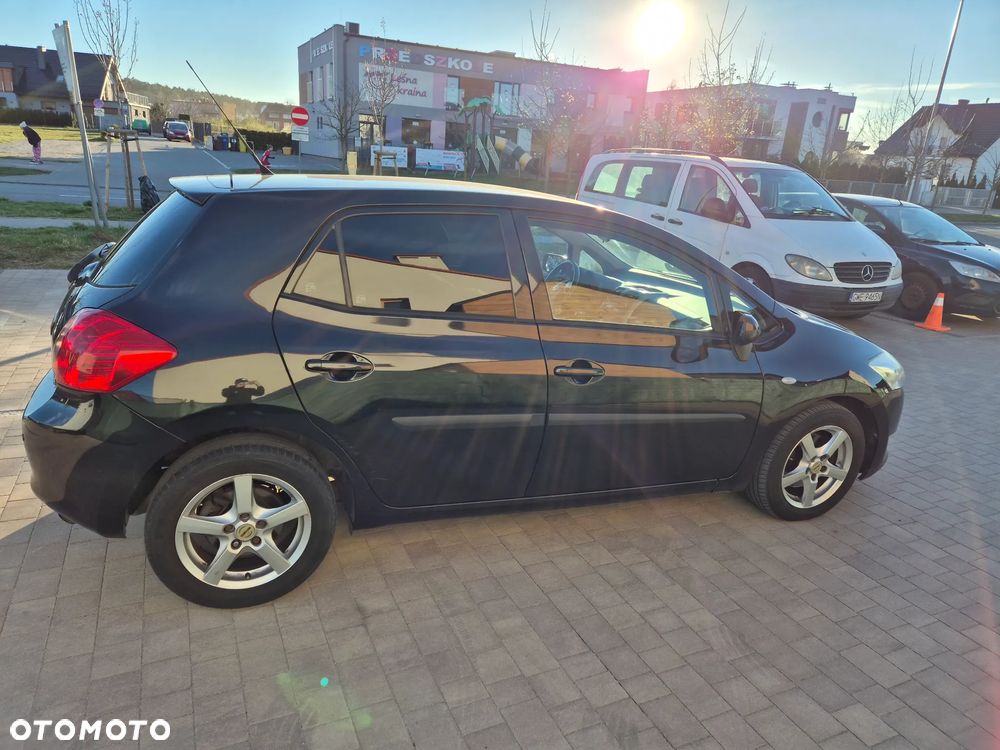 Toyota Auris 2.0 D-4D Luna - 2