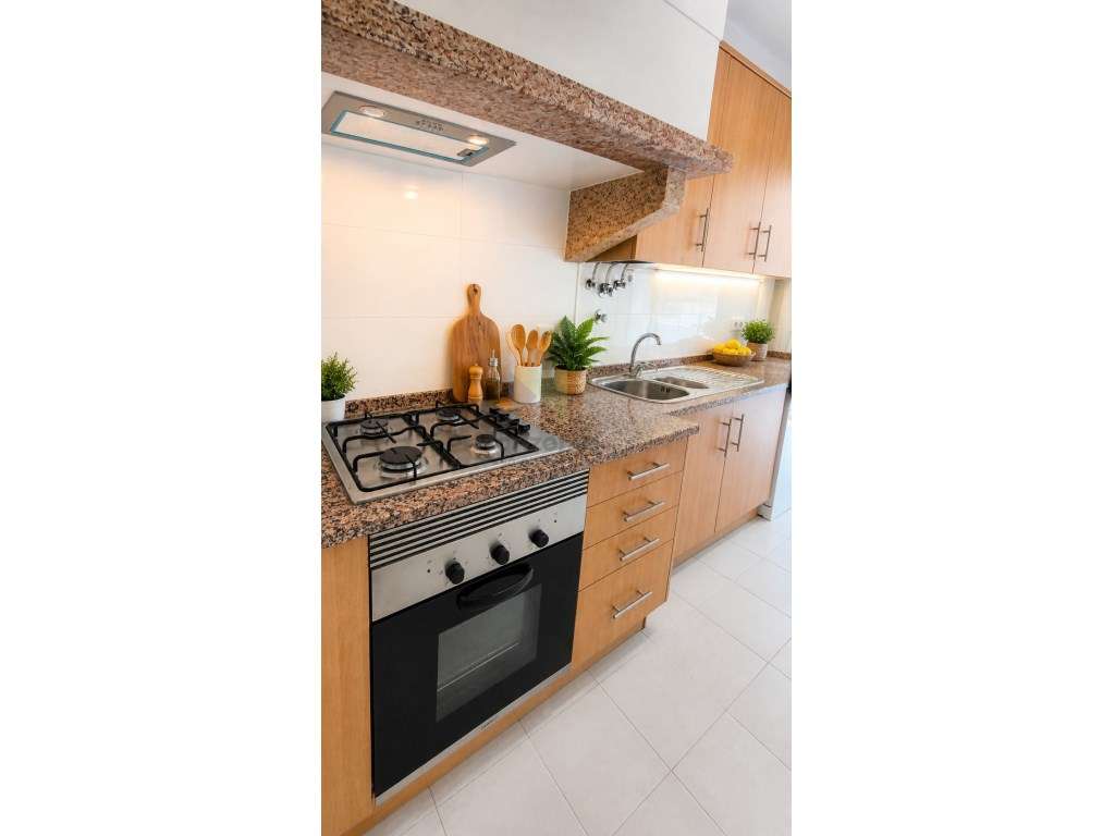 Apartamento T1 Remodelado em Benfica - Grande imagem: 2/16
