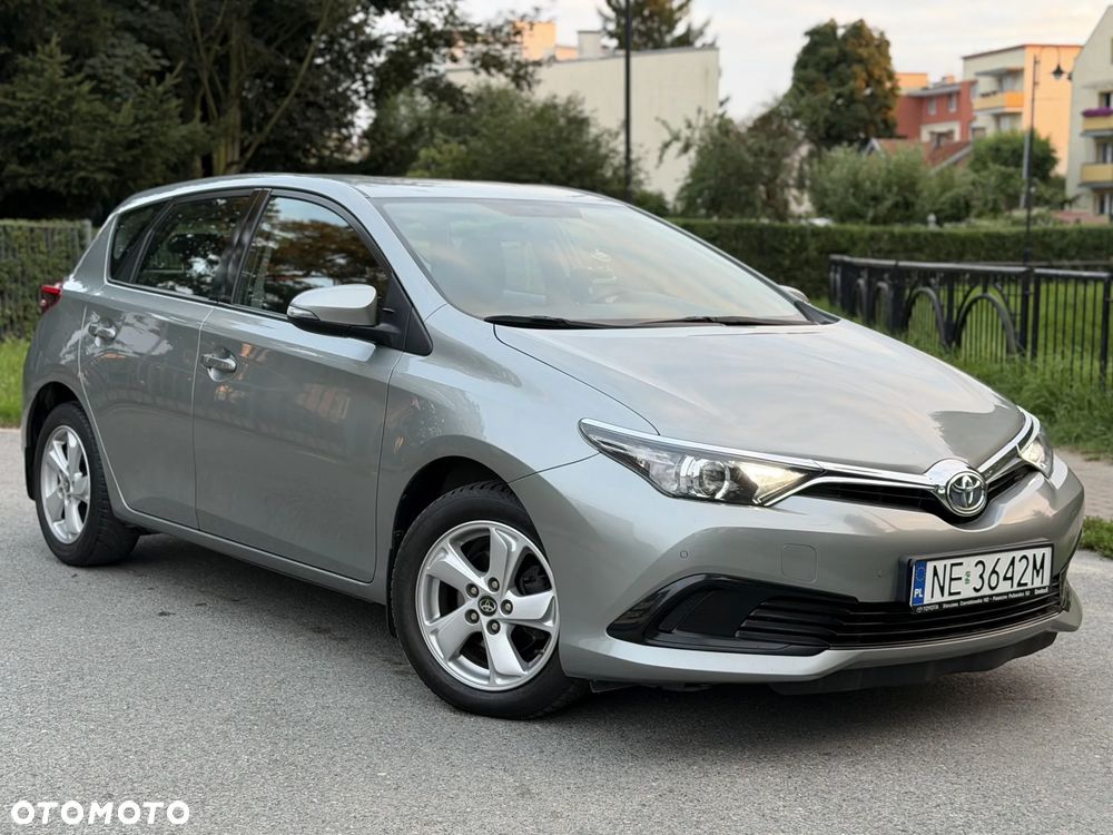 Toyota Auris - 1