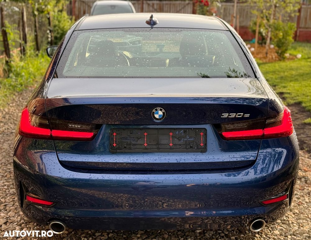 BMW Seria 3 330e Aut. Luxury Line - 5