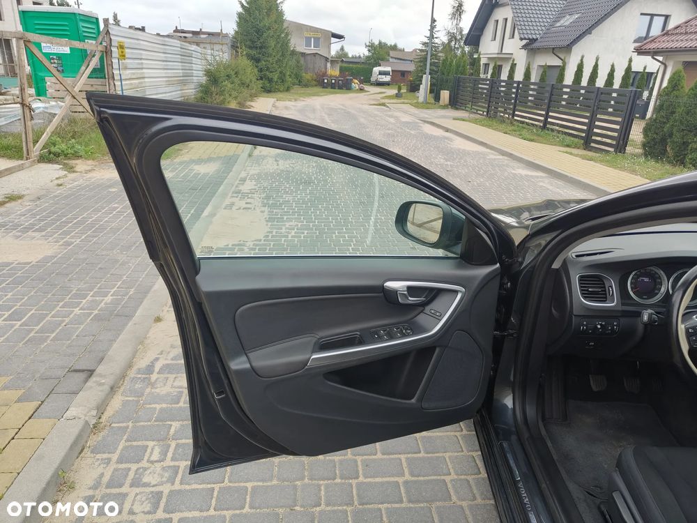 Volvo V60 D3 Kinetic - 14