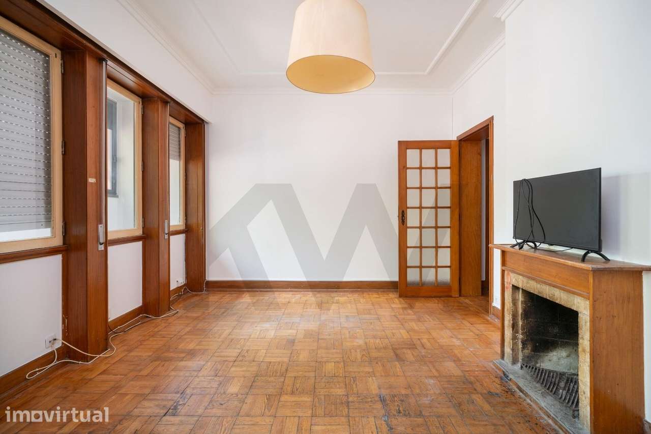T8 com 190m2 + Piso adicional | Áreas Generosas | 2 Garagens | Coimbra - Grande imagem: 3/34