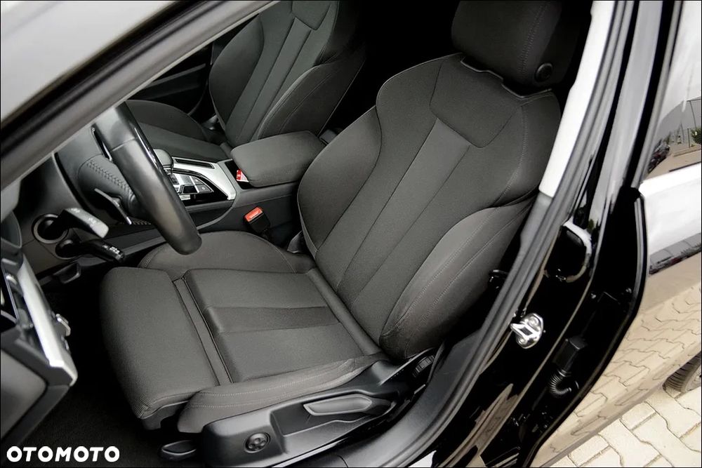 Audi A4 Avant 40 TFSI S tronic sport - 18