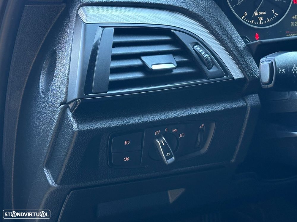 BMW 116 d Pack M - 16