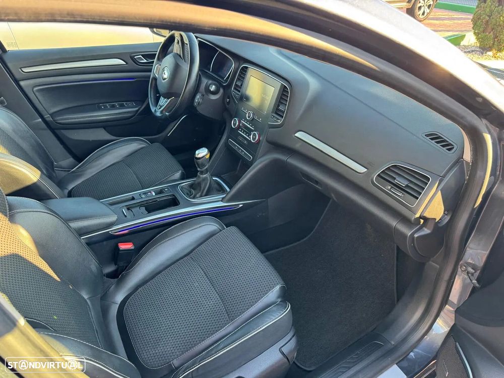 Renault Mégane Sport Tourer ENERGY TCe 130 BOSE EDITION - 29