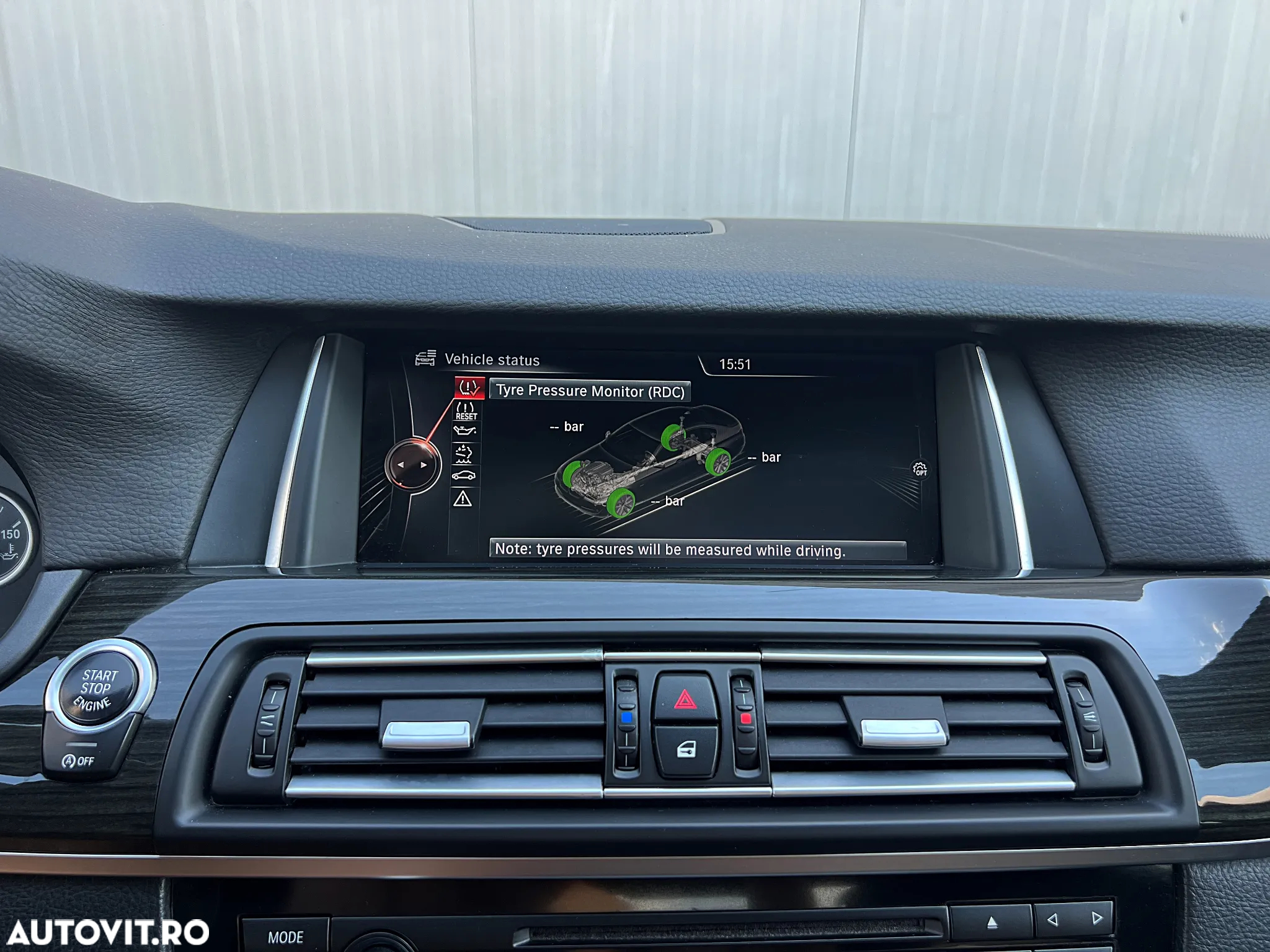 BMW Seria 5 530d xDrive - 28