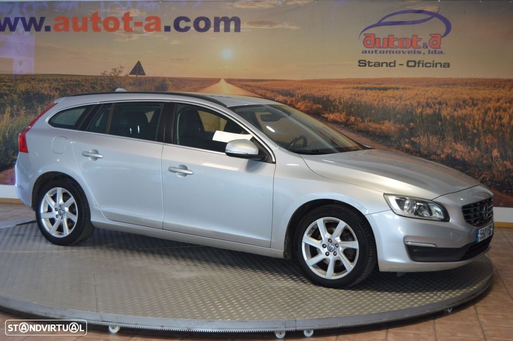 Volvo V60 1.6 D2 Drive Momentum Powershift Start/Stop - 4