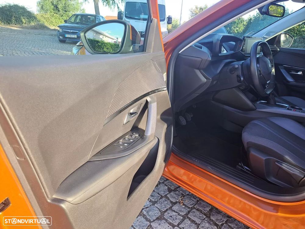 Peugeot 2008 - 8