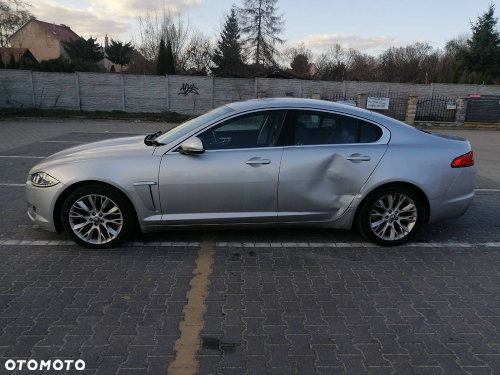 Jaguar XF 2.2 D - 5