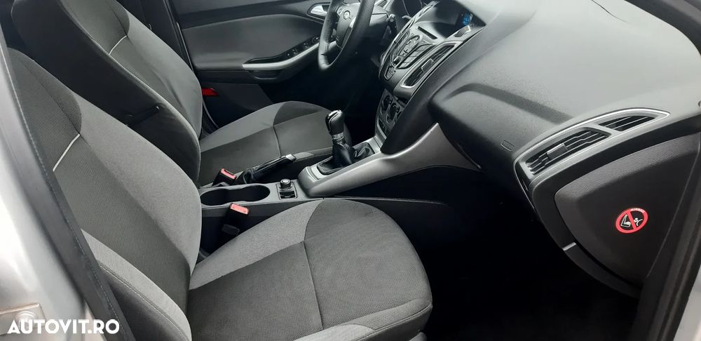 Ford Focus Turnier 1.6 Ti-VCT Champions Edition - 16