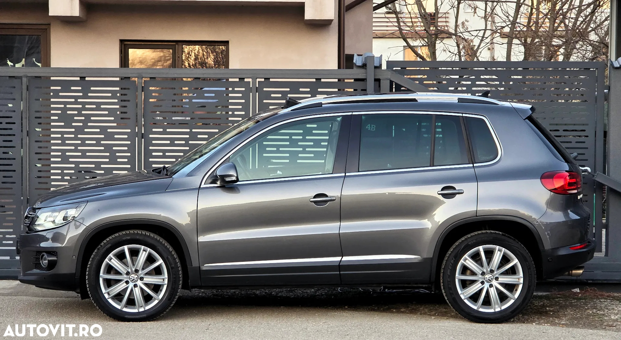 Volkswagen Tiguan 2.0 TDI DPF BlueMotion Technology Exclusive - 5