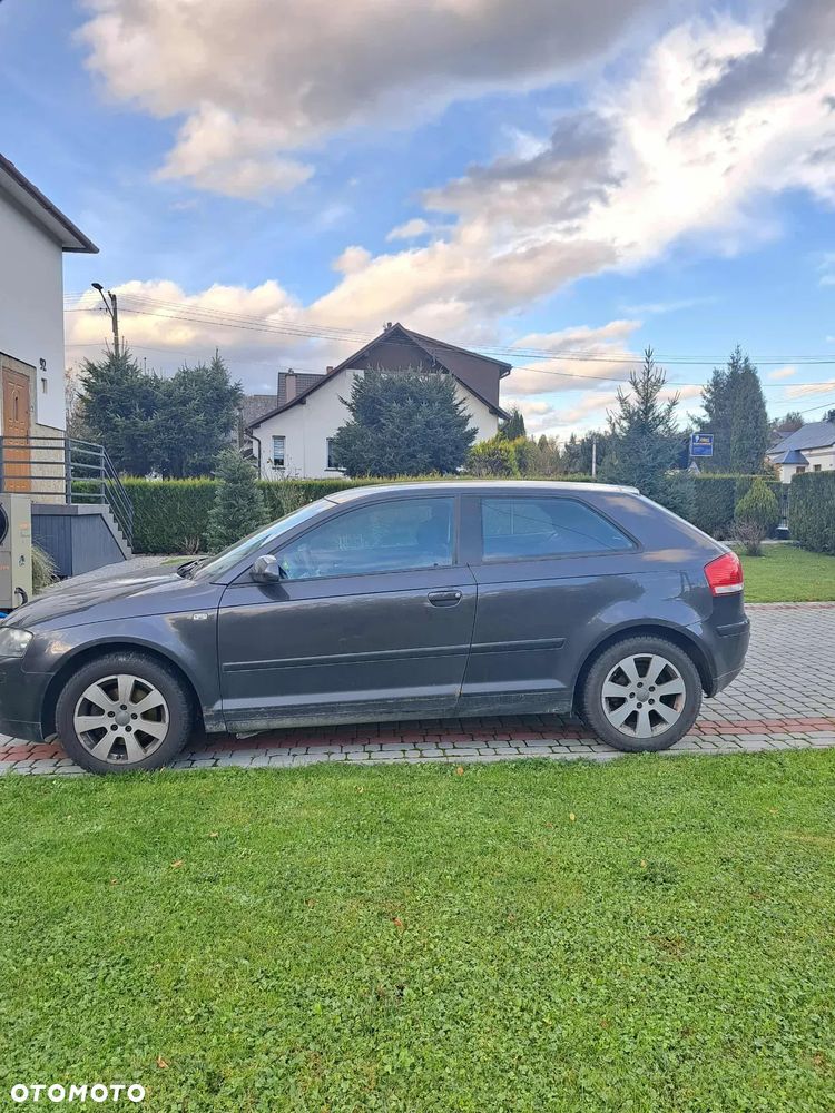 Audi A3 3-drzwiowe 1.6 Ambition - 4