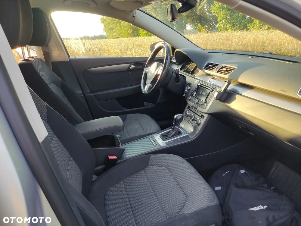 Volkswagen Passat 2.0 TDI DSG BlueMotion Technology Comfortline - 9