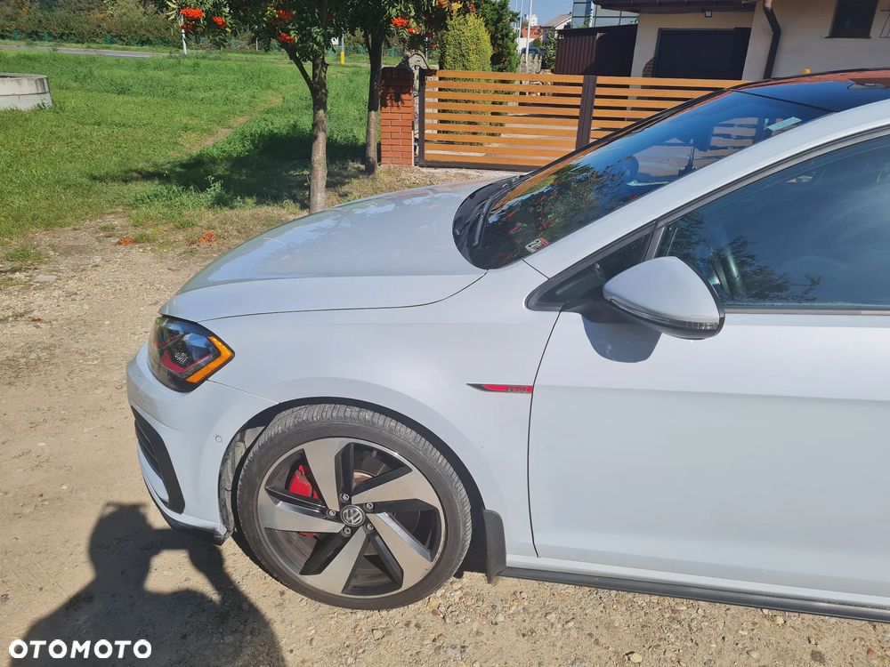 Volkswagen Golf GTI (BlueMotion Technology) DSG Performance - 28
